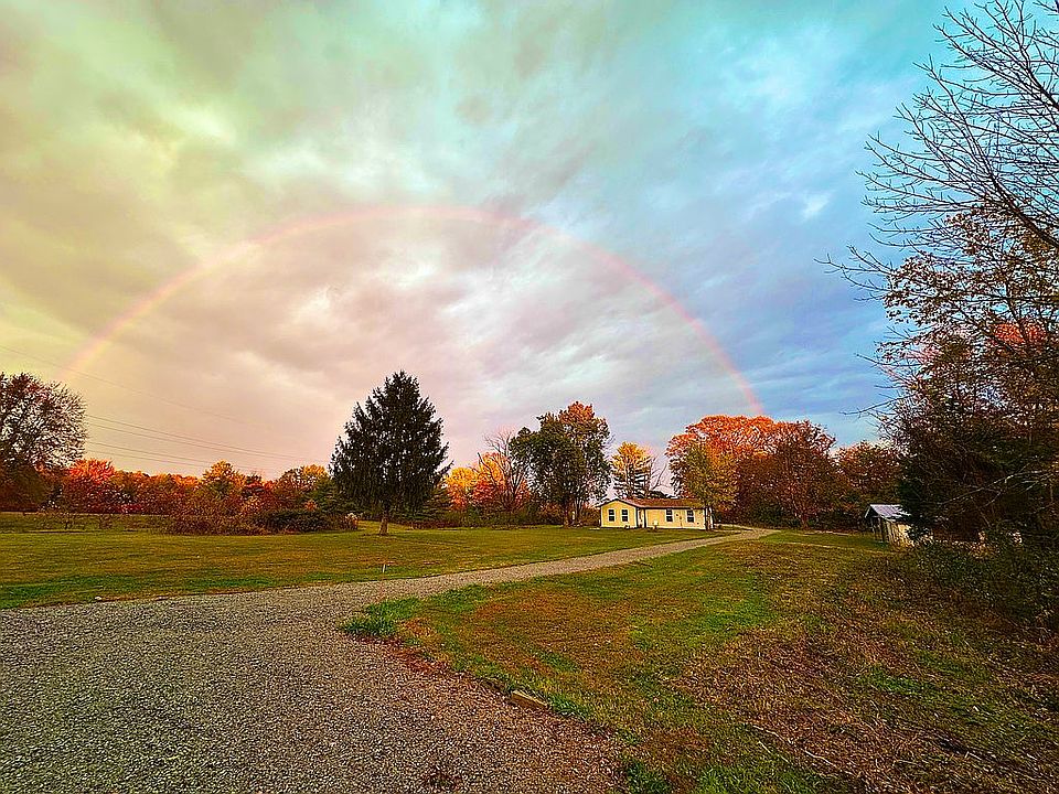 2nd image of 7365 Crooked Rd