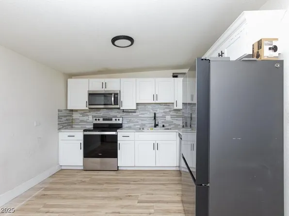 4942 Pearlite Ave, Las Vegas, NV 89120