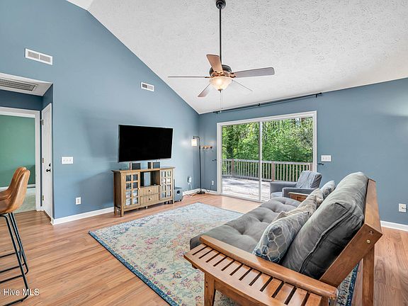 3rd image of 418 Clearbrook Drive