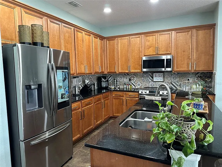 10018 Chorlton Cir — Photo 2