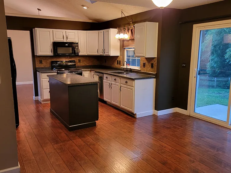 1628 Fox Trail Dr NE — Photo 11
