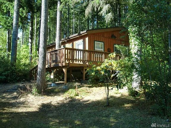 2nd image of 221 N Beaver Dr