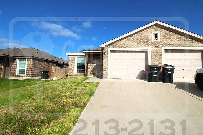 Building Photo - 907 Lasso Dr #A