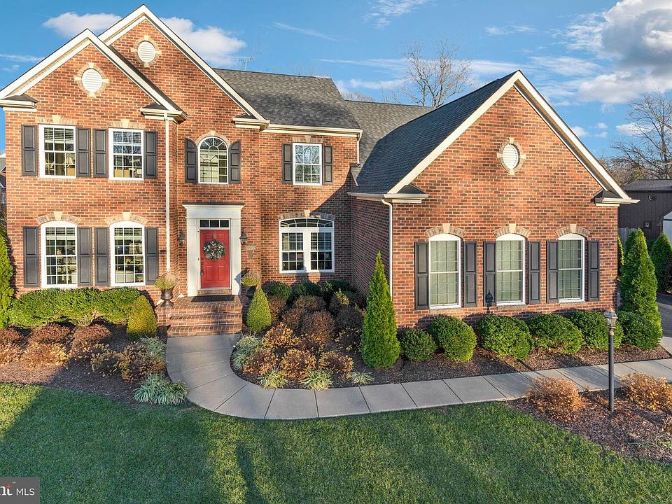 1st image of 9205 Forest Haven Dr