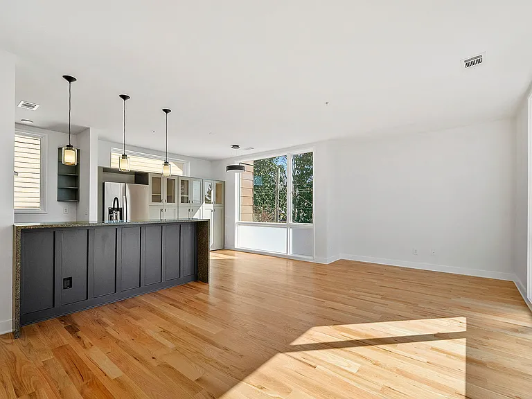 1322 Lafrance St NE #B — Photo 34