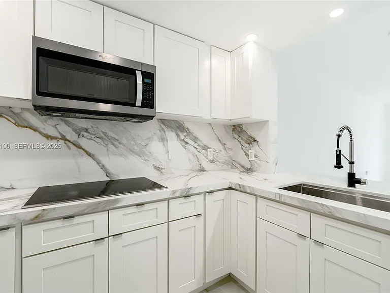 7914 Harbor Island Dr #106 — Photo 24