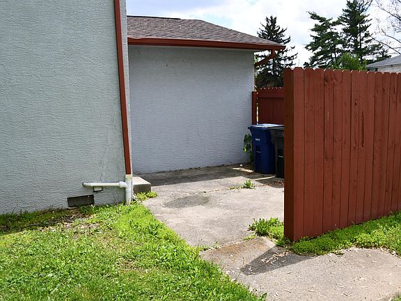 2nd image of 5532 Worcester Dr