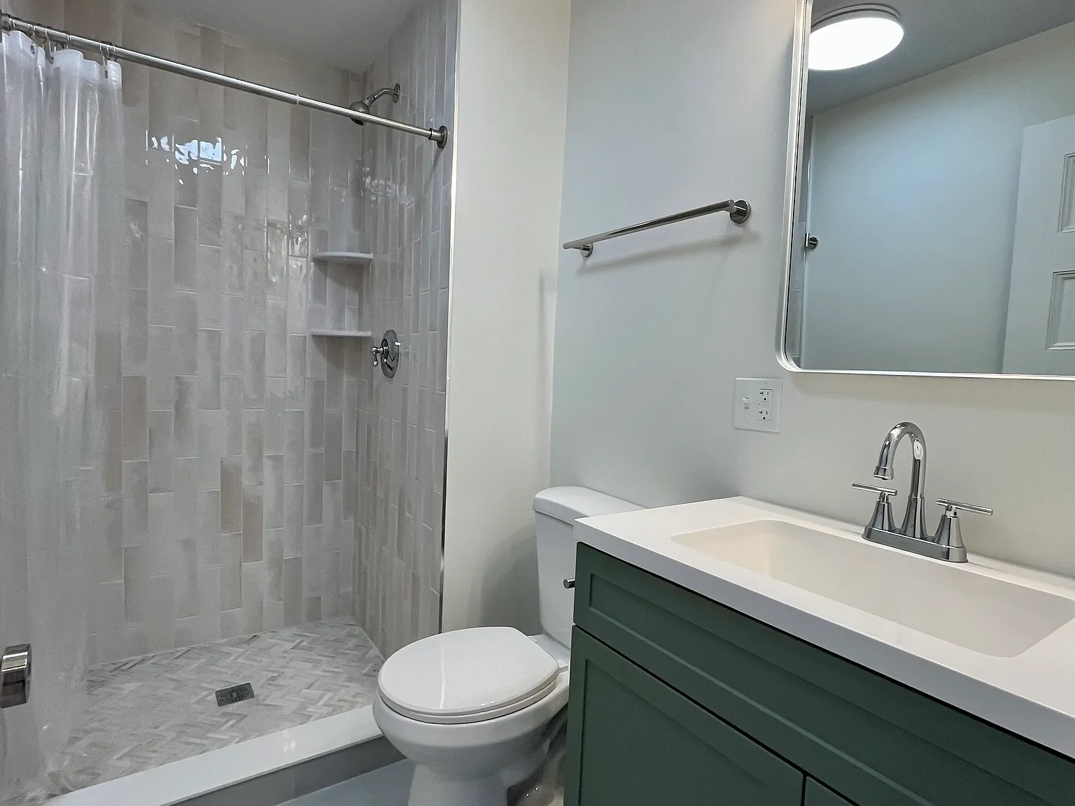 4 bed, 1500 sqft, $4,800 — Photo 2