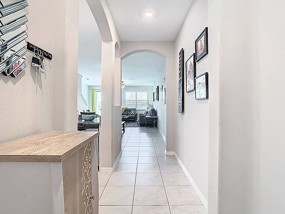 2nd image of 610 Royal Empress Dr