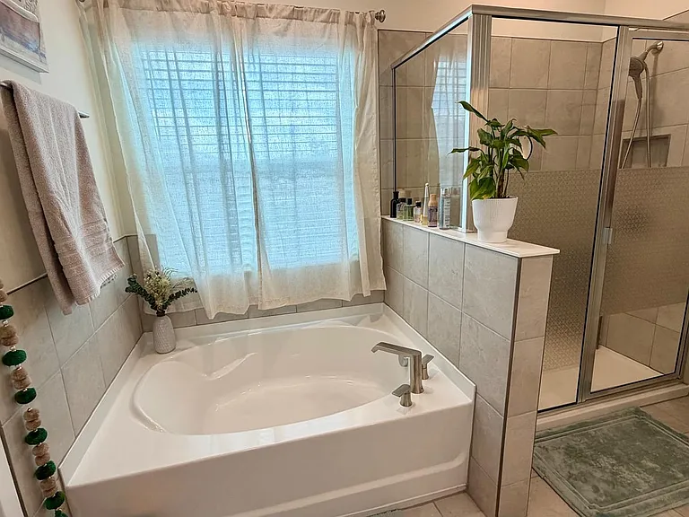 12710 NW 13th Ln — Photo 14