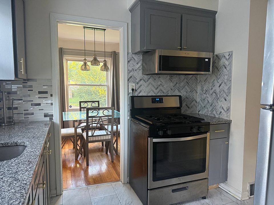 1624 E Webster St, photo 2