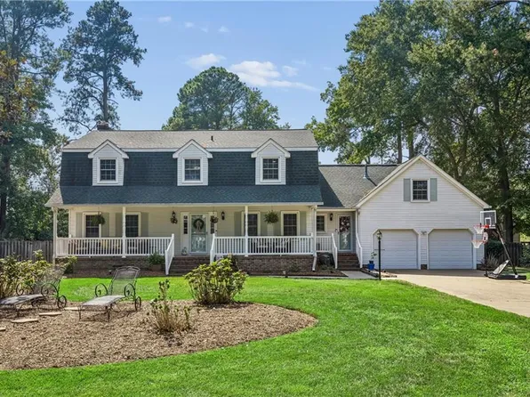7 Bessies Landing Dr, Poquoson, VA 23662