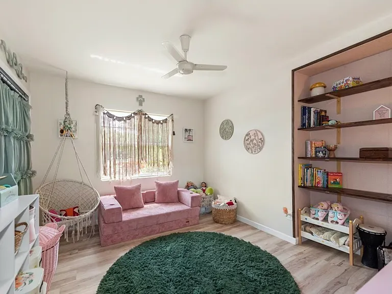 2431 N Westwood Dr — Photo 9