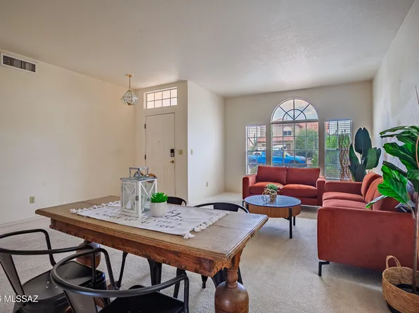 9413 N Warbler Pl, Tucson, AZ 85742