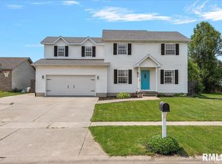 13 Bittersweet Rd, Chatham, IL 62629