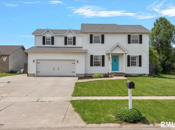 13 Bittersweet Rd, Chatham, IL 62629