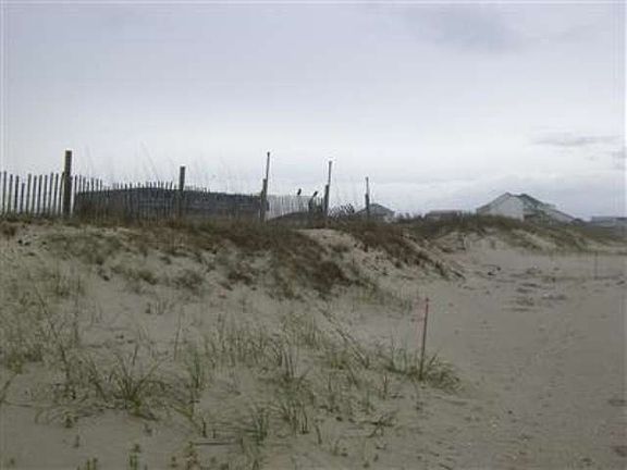 3rd image of 2729 W Beach Dr