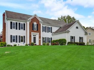 19805 Avondale Dr, Brookfield, WI 53045