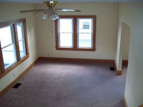 5th image of 195 Cline Ave