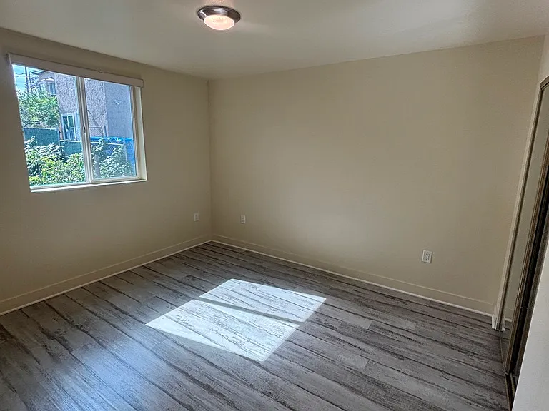 1614 N Soto St — Photo 11
