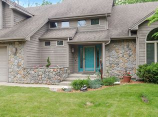 2012 S Morris Ave, Bloomington, IL 61704