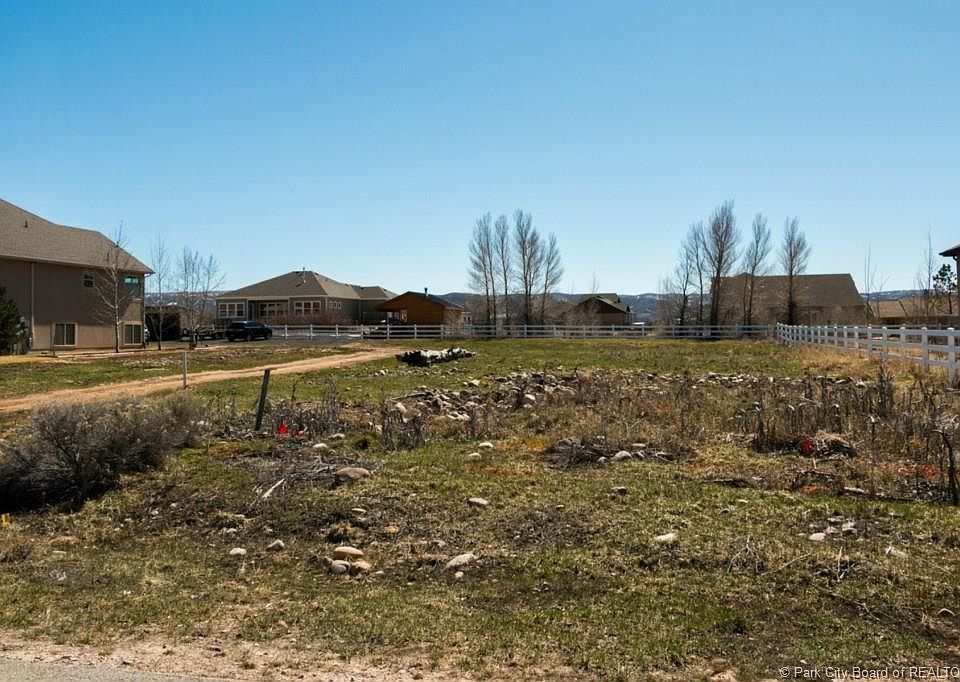 1st image of 320 W Willow Ct #D13