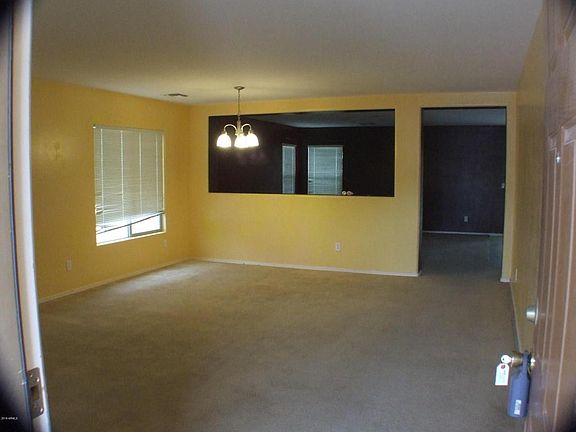 2nd image of 1002 W Lindbergh Ave