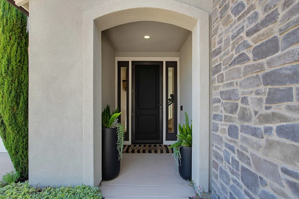 4 bed, 2685 sqft, $6,750 — Photo 4