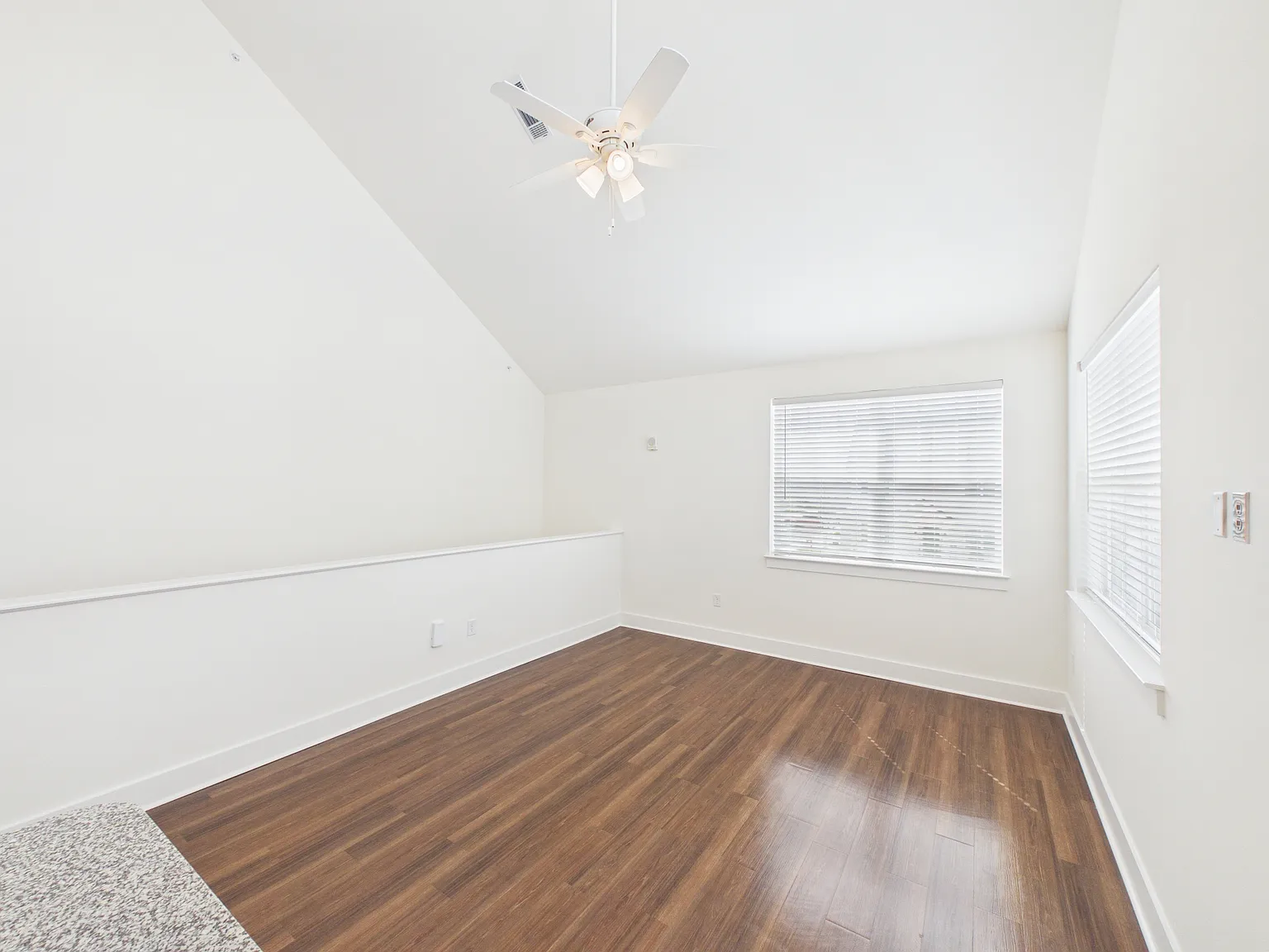 2 bed, 1180 sqft, $2,139 — Photo 2