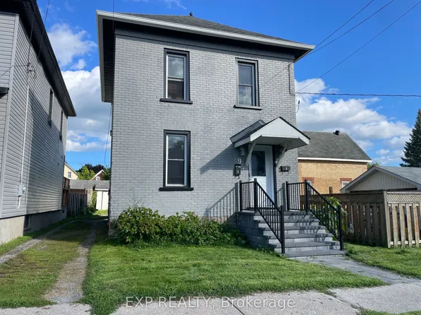 9 Kent St, Smiths Falls, ON K7A 1B5