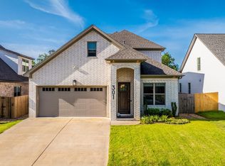 301 Kanis Ridge Dr, Little Rock, AR 72223