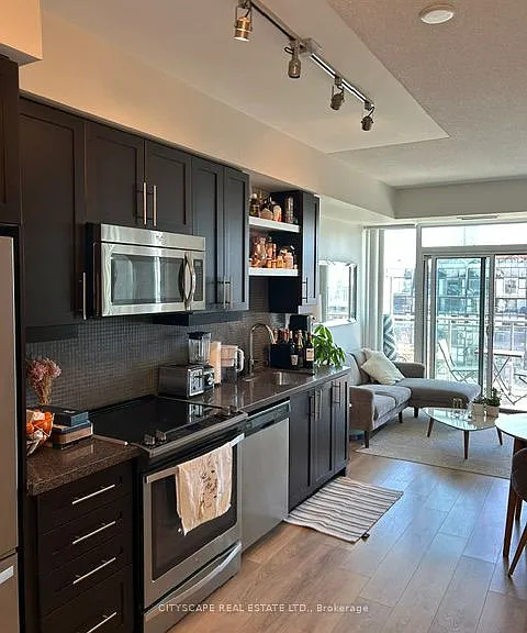 525 Adelaide St W #LPH27 — Photo 11