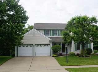 1052 Whispering Woods Dr, Coraopolis, PA