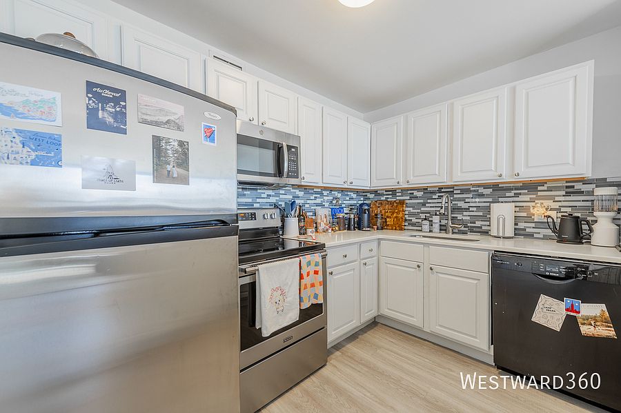 1st image of 1636 N Wells St APT 2301
