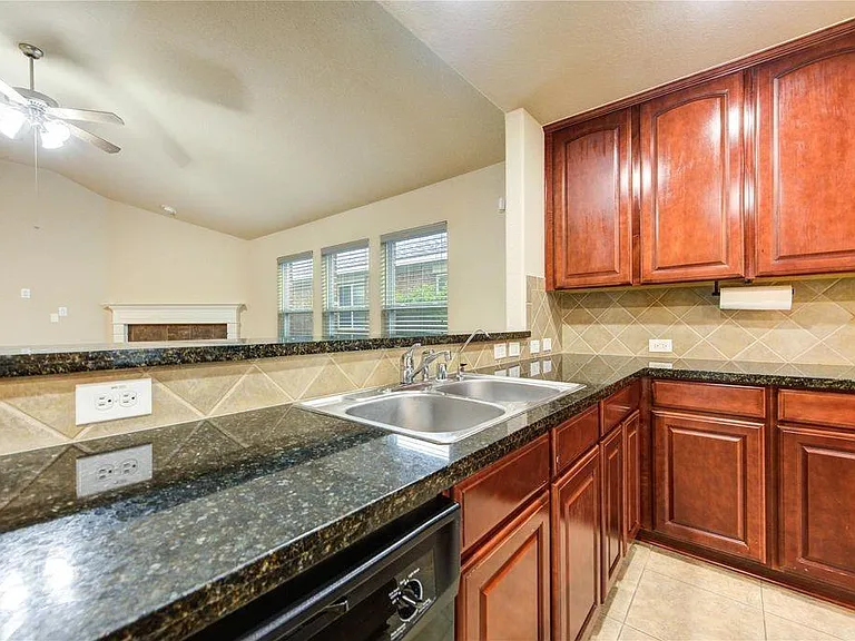 16702 Grovetrail Ln — Photo 33