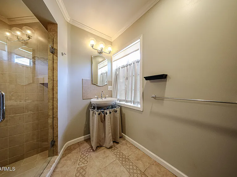 1317 W Holly St — Photo 14