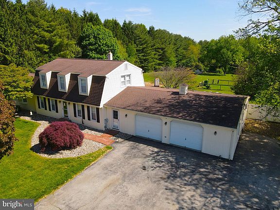 2nd image of 158 Hilton Rd