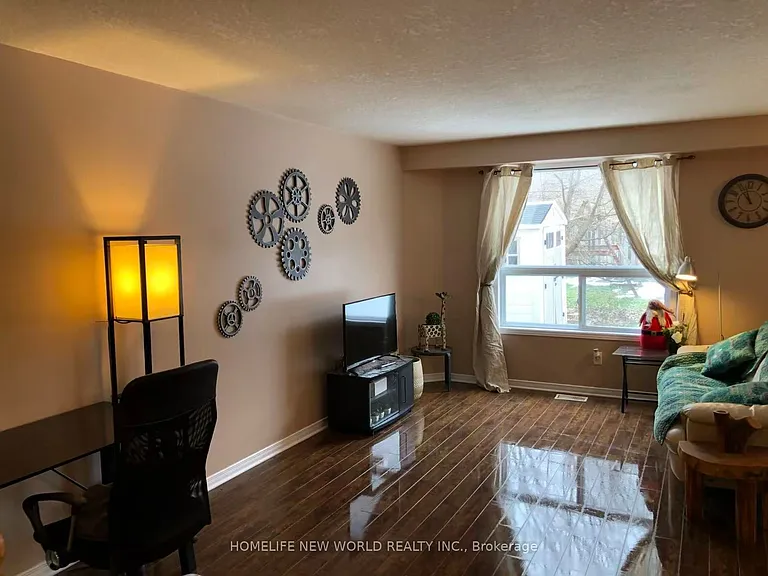 829 Whetherfield St — Photo 3