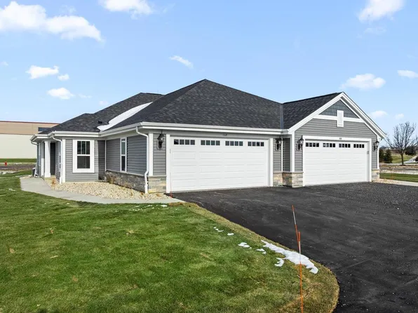 504 Hunter Oaks BOULEVARD #1001, Watertown, WI 53094