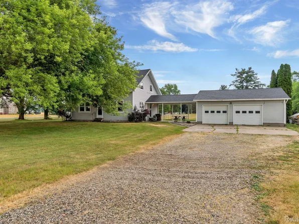 9003 Krouse Rd, Ovid, MI 48866