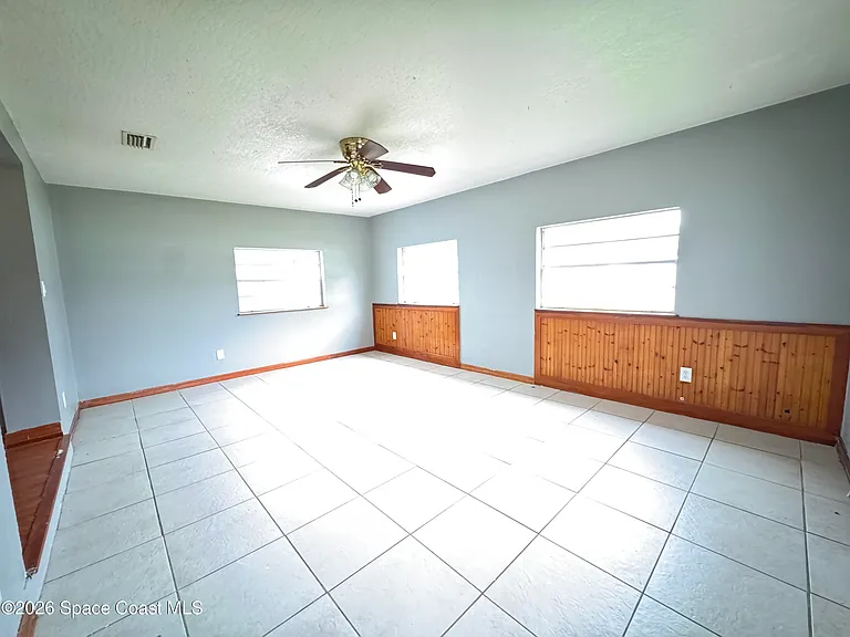 2506 Stratford Dr — Photo 7