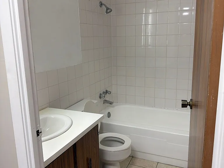 350 Regina St N #302 — Photo 11