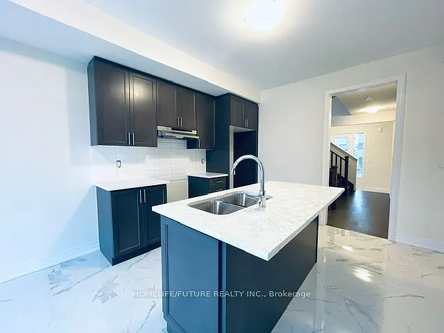 15 Wesley Brooks St — Photo 5