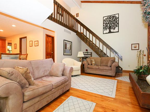 5th image of 4051 Sandstone Ct
