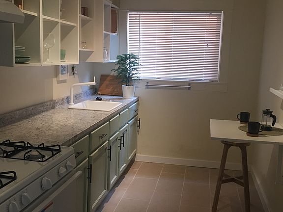 5th image of 635 Elm Ave APT 9