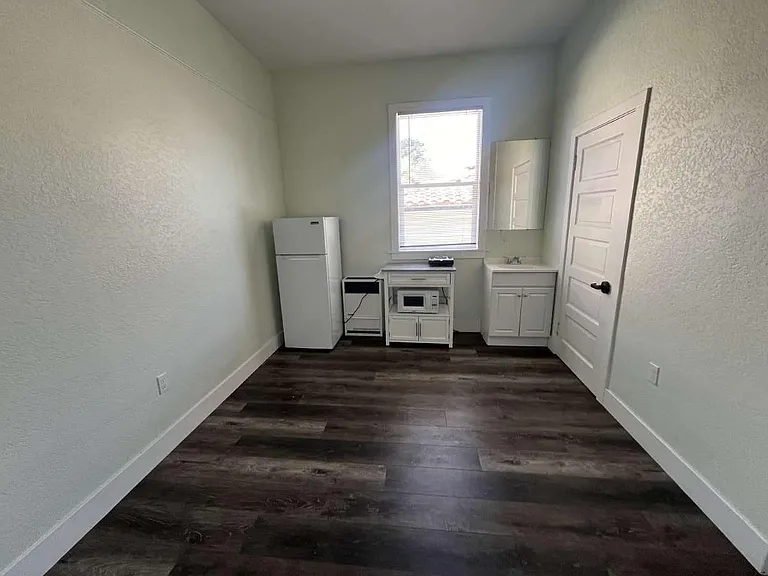 732 E Santa Clara St #33 — Photo 6
