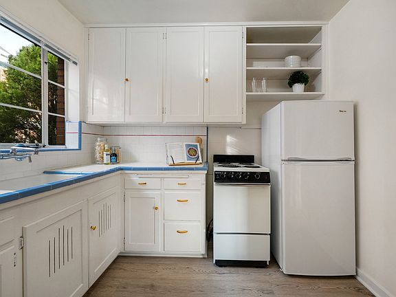 4th image of 512 Humboldt St