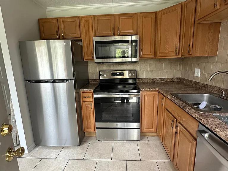 68 Laird Dr #68 — Photo 2