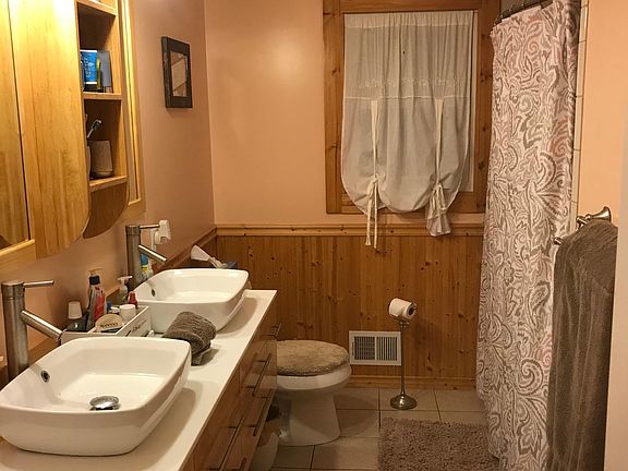 2nd image of 152 Donna Marie Cir N