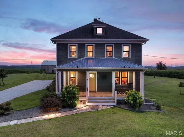 6036 Black Walnut Rd, Saint Charles, MO 63301